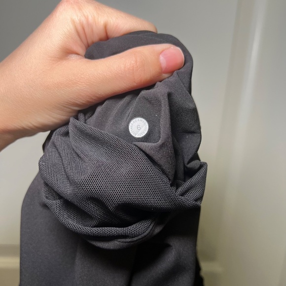 NWOT Feb 2022 Lululemon Keep Moving Crop *High Rise, 23" - Picture 10 of 10